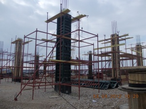 Опалубка на объемных стойках