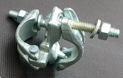 В чем преимущество кованных хомутов?